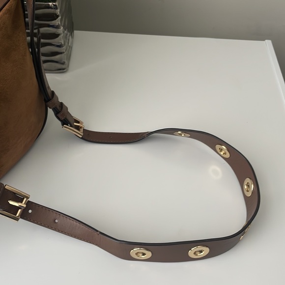 Michael Kors Raven Medium Messenger Crossbody Suede - Picture 9 of 13